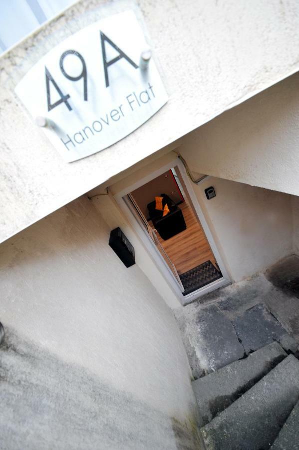 Stone'S Throw City Centre - Tv In Every Bedroom! Swansea Extérieur photo
